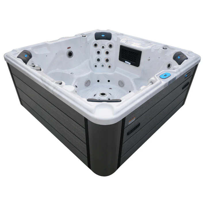 Jacuzzi Model NATUSPA XL7/62 Silver + Bluetooth + Speakers + Cover + UV Step/Ladder